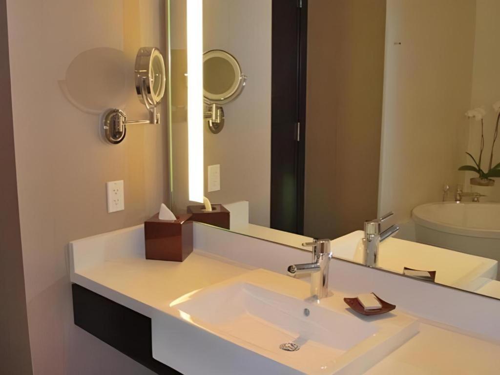 Luxury International By Vdara